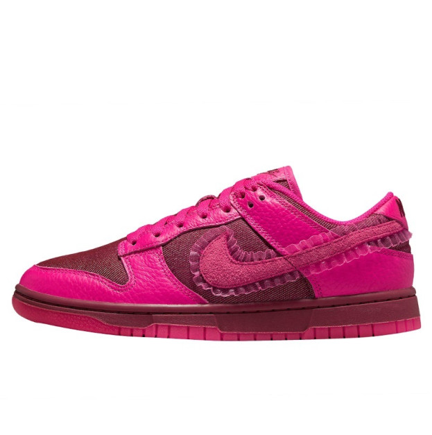 Nike Dunk Low Valentine’s Day DQ9324-600