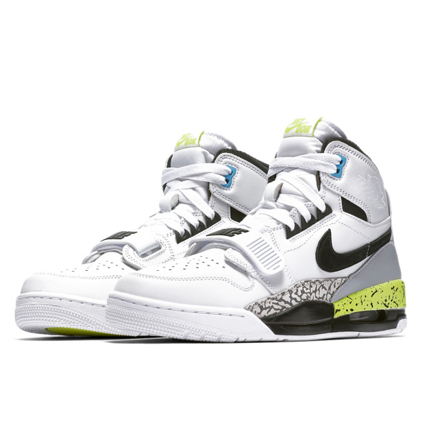 Jordan Legacy 312 Command Force Volt AQ4160-107